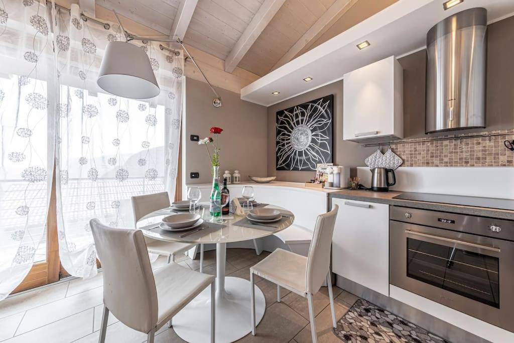 La Dolce Vita - Vista Lago E Piscina Parzanica Zewnętrze zdjęcie
