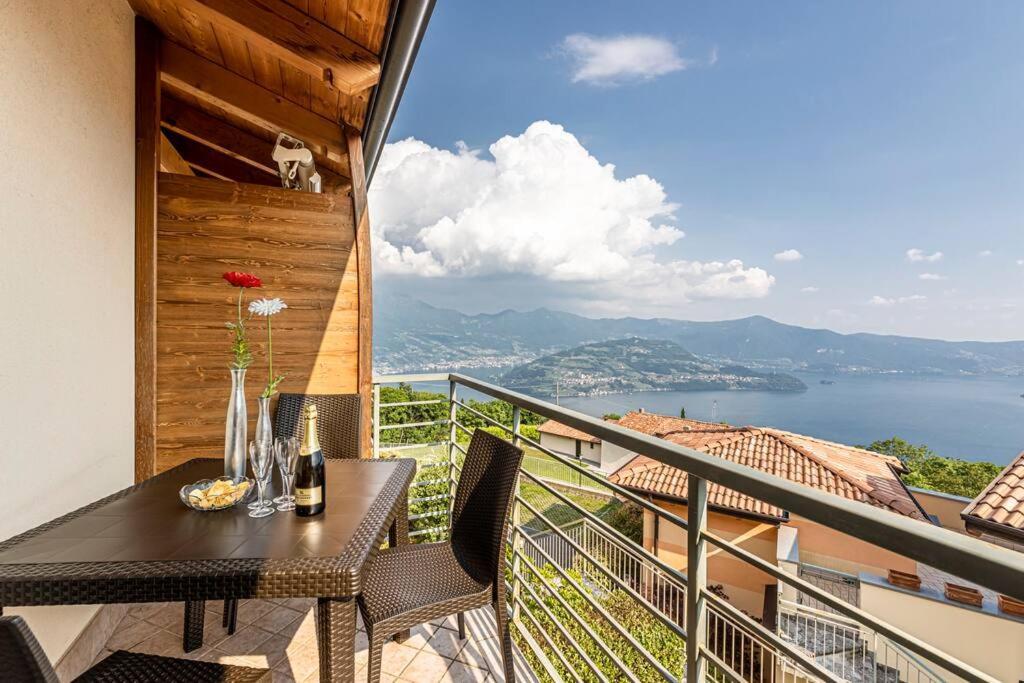La Dolce Vita - Vista Lago E Piscina Parzanica Zewnętrze zdjęcie